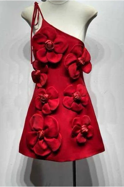 Robe Courte Asymétrique à Fleurs 3D – Effet Couture & Look Été | Collection Spring/Summer 2026