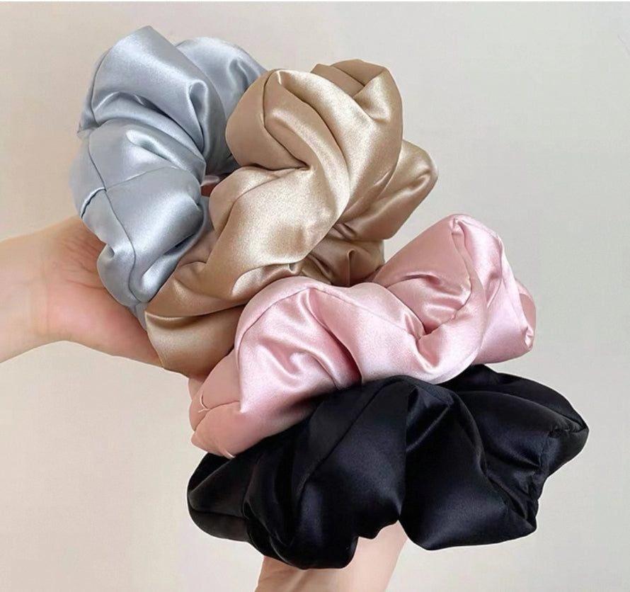 Chouchou Satin Luxe – Accessoire Cheveux Brillant & Doux | Collection Spring/Summer 2026