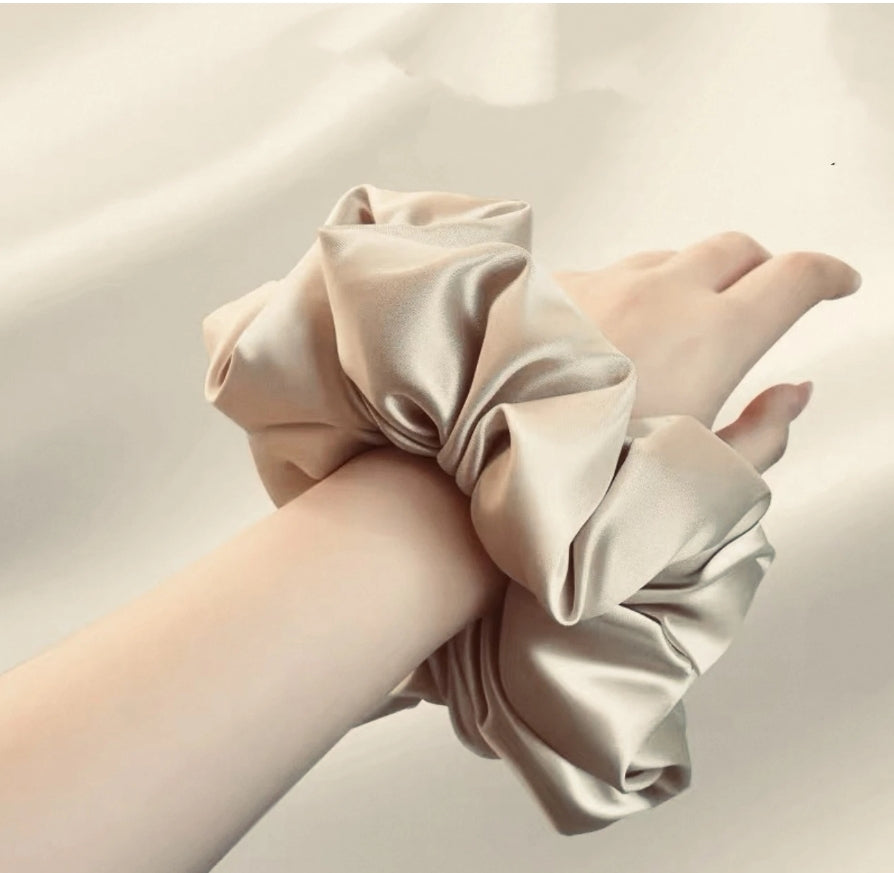 Chouchou Satin Luxe – Accessoire Cheveux Brillant & Doux | Collection Spring/Summer 2026