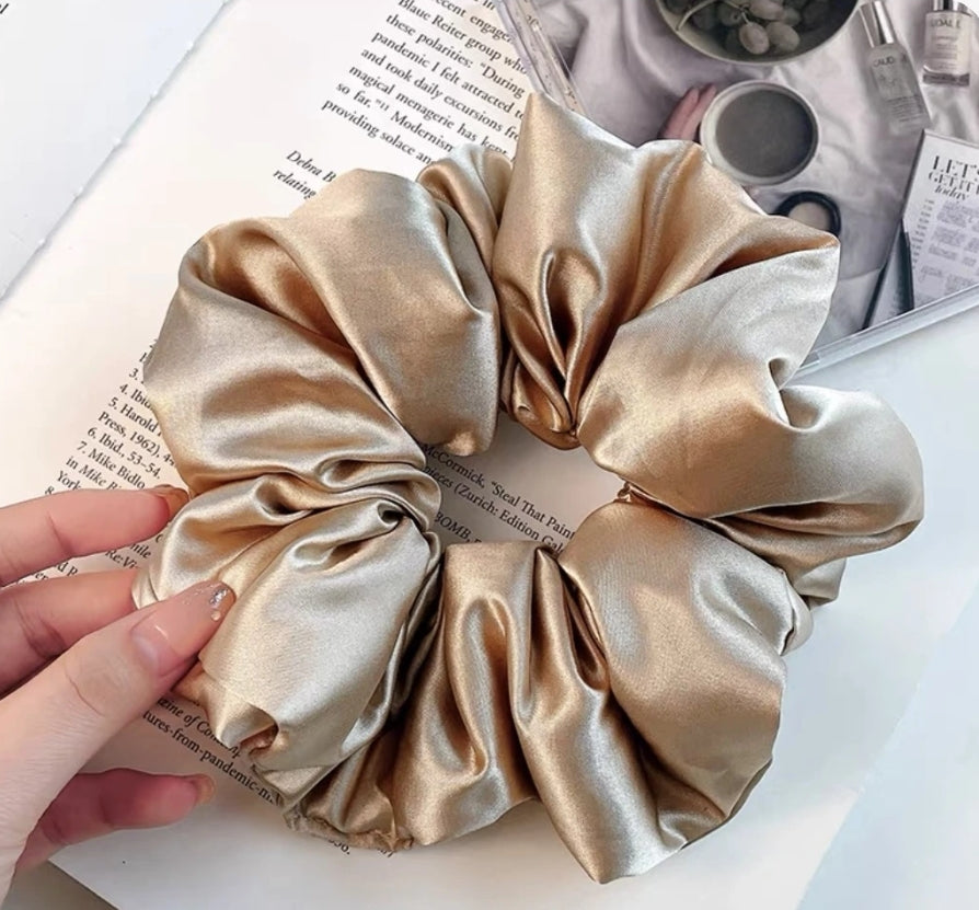 Chouchou Satin Luxe – Accessoire Cheveux Brillant & Doux | Collection Spring/Summer 2026