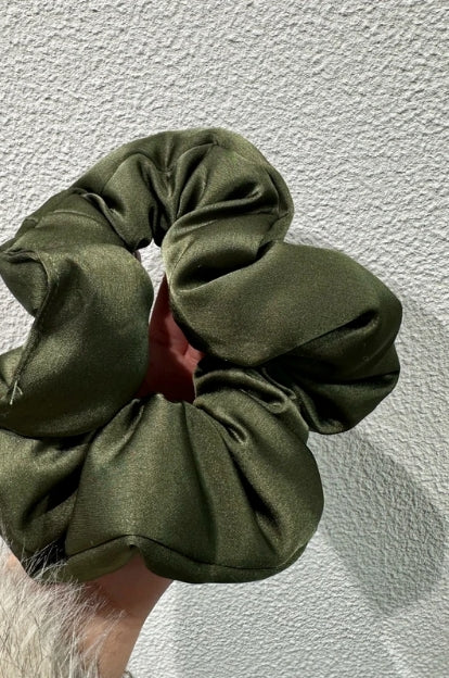 Chouchou Satin Luxe – Accessoire Cheveux Brillant & Doux | Collection Spring/Summer 2026