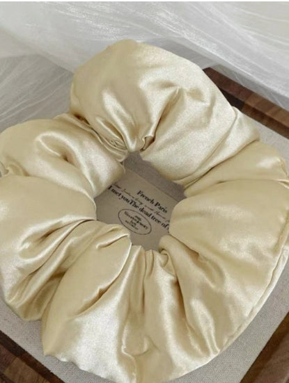 Chouchou Satin Luxe – Accessoire Cheveux Brillant & Doux | Collection Spring/Summer 2026